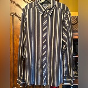 EUC DKNY Button Down Shirt